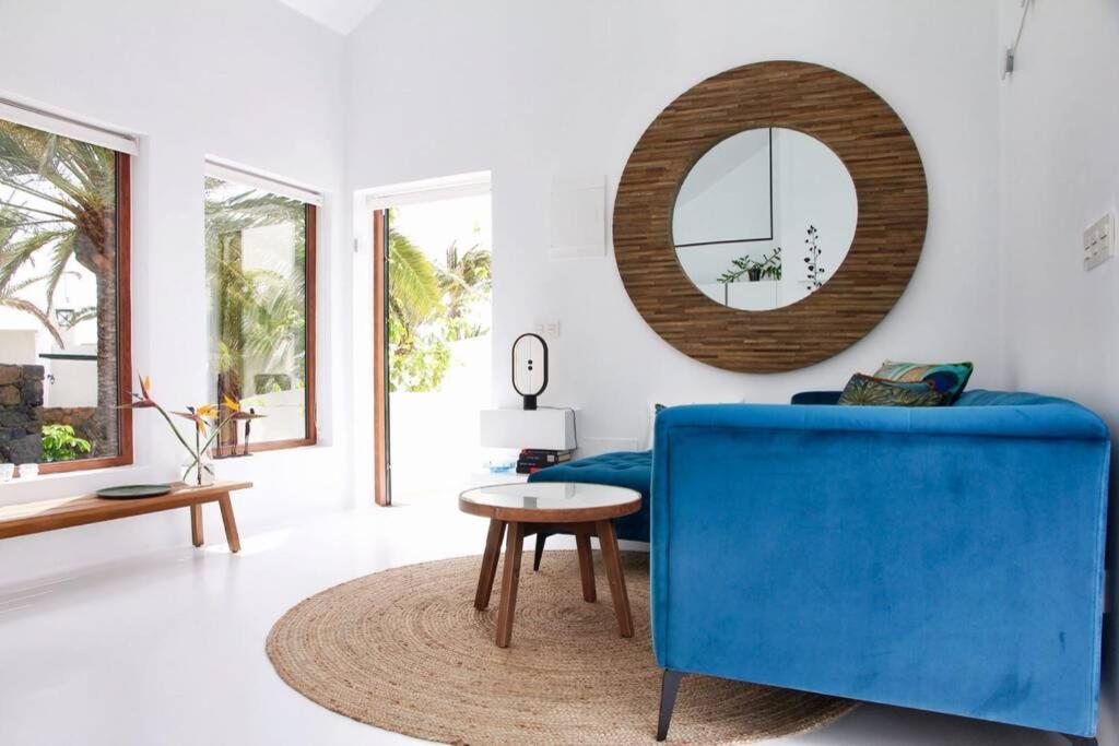 Unique, Stylish & Calm El Estanque By The Sea, Adults Only Villa Costa Teguise Dış mekan fotoğraf