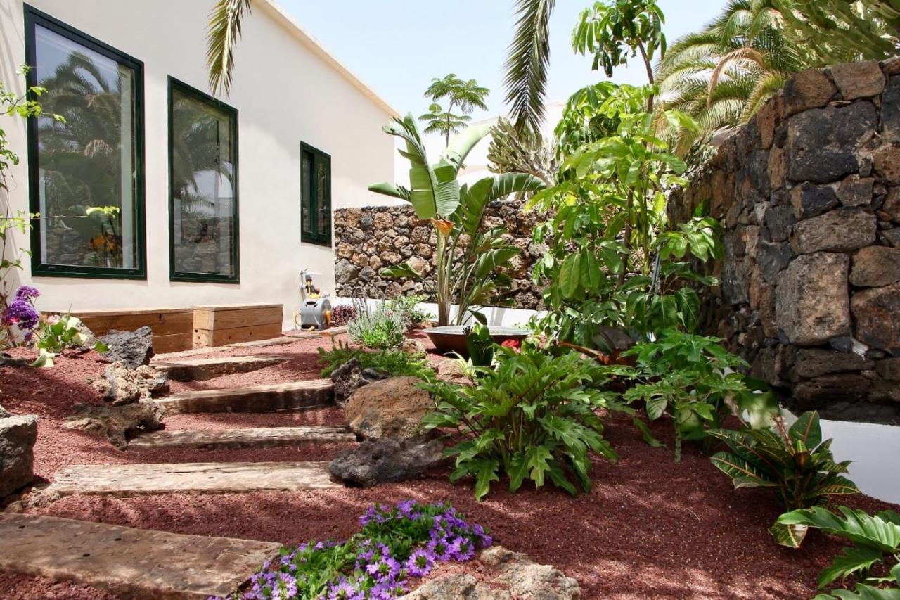 Unique, Stylish & Calm El Estanque By The Sea, Adults Only Villa Costa Teguise Dış mekan fotoğraf